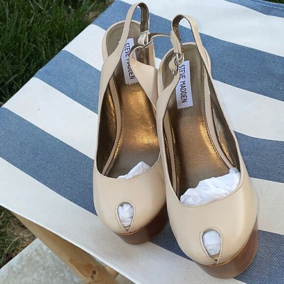 Steve Madden Shoes - 💕Steve Madden “FREEE” Wooden Platform Heels SZ 9